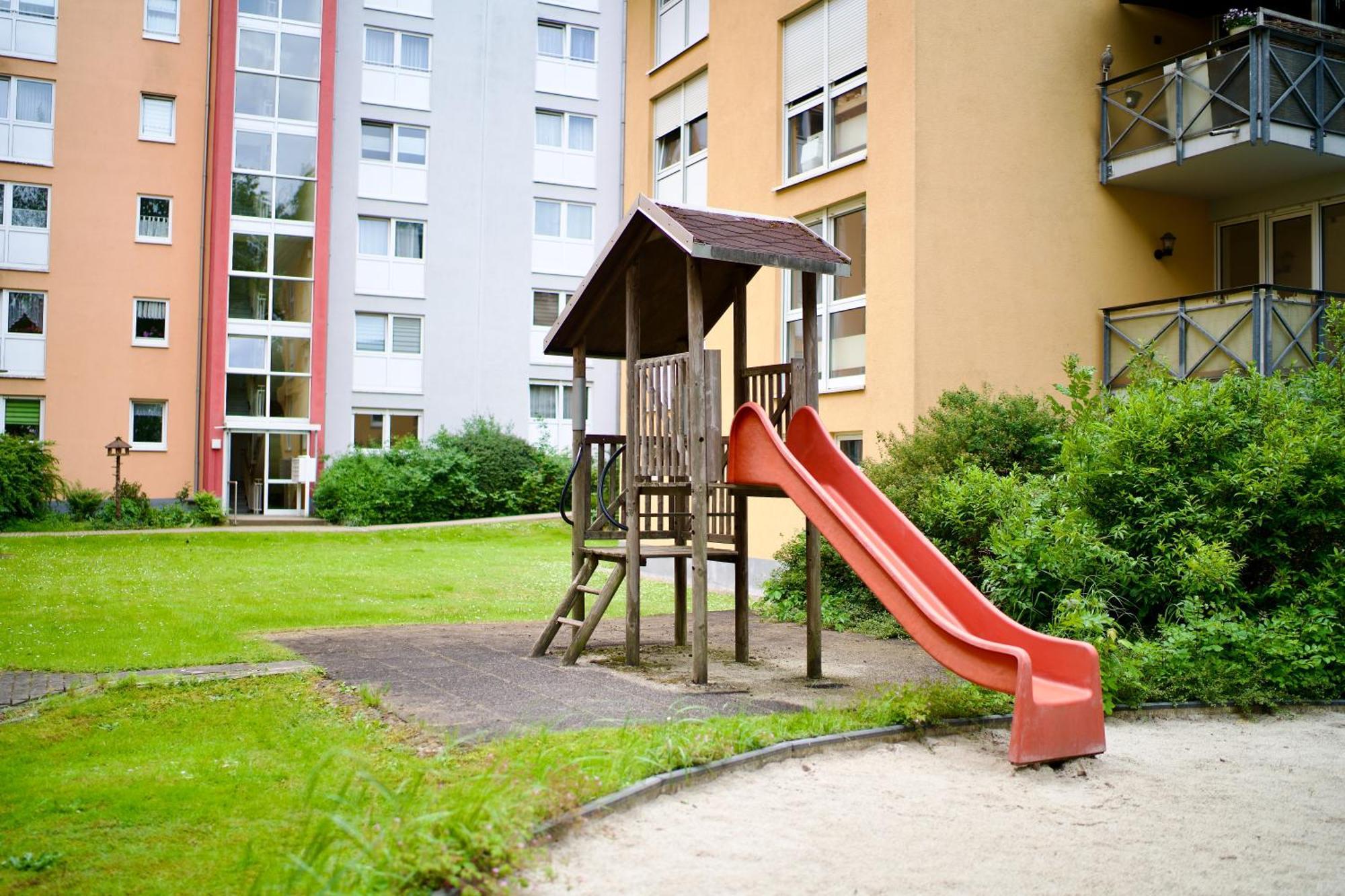 Edler Wohnraum Noble Stadtoase Mit Boxspringbett, Kaffeevollautomat, Lift & Parkplatz Chemnitz Exterior photo